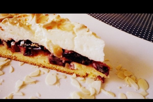 Tarta cu prune si bezea