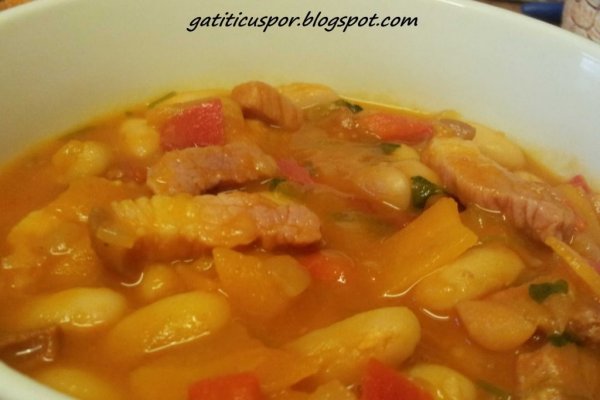 Mancarica de fasole cu afumatura