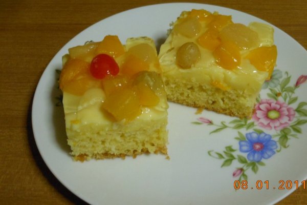 Prajitura cu crema si fructe