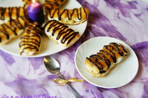 Eclere cu crema de vanilie si frisca