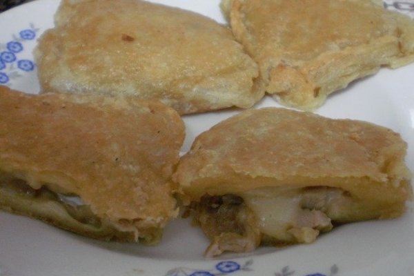 Mini surprize cu pui si cascaval