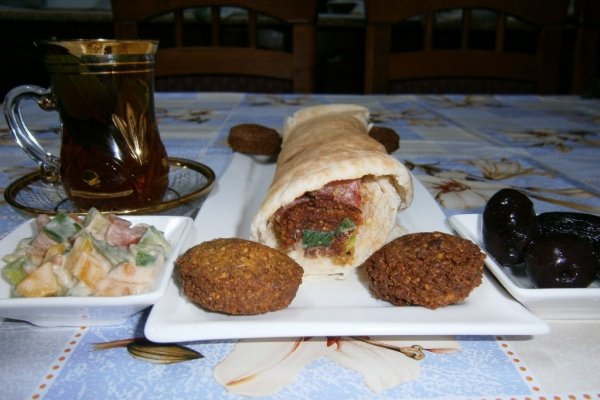 Sandvici cu falafel