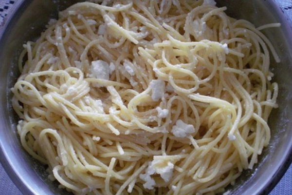 Spaghete cu branza