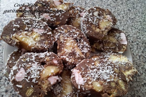 Salam de biscuiţi reţetă cu banane