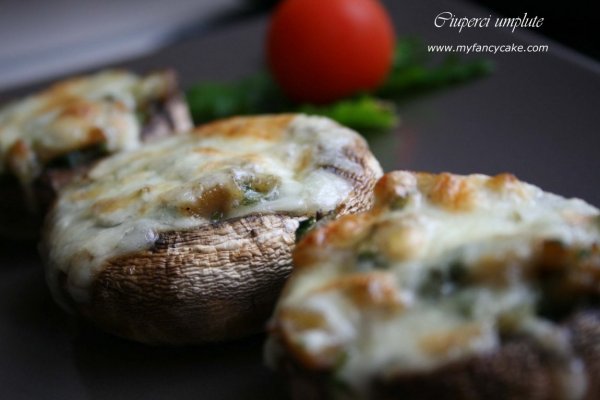 Ciuperci umplute