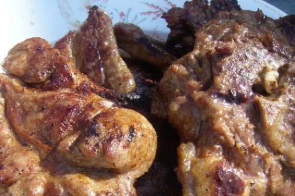 Ceafa si piept de porc la gratar