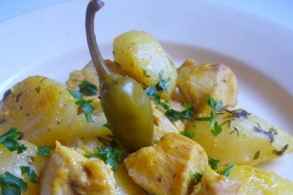 Piept de pui si cartofi cu sos de curry