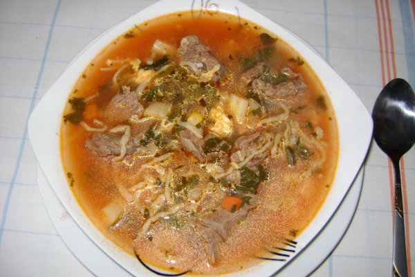 Ciorbita de vitel cu taitei de casa