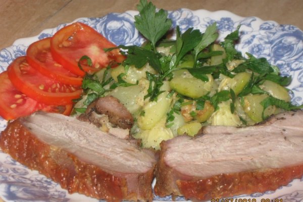 Pulpa de curcan cu ierburi aromate in vas roman