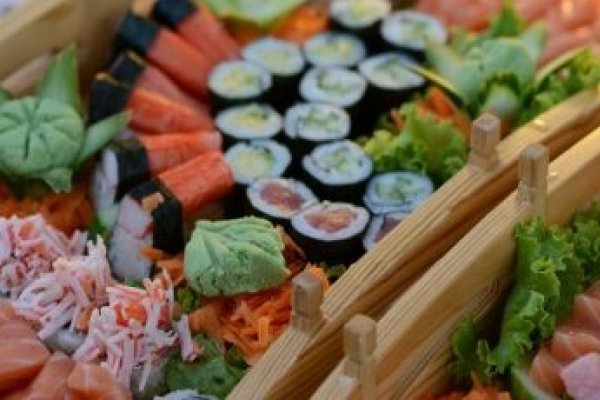 Cum să te îndrăgosteşti de sushi