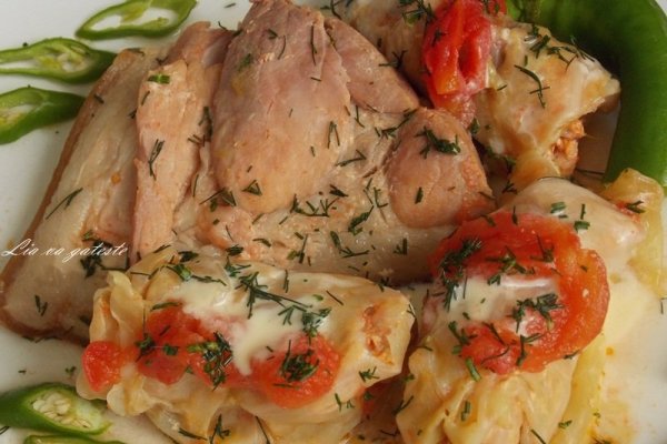 Sarmale cu varza dulce si afumatura