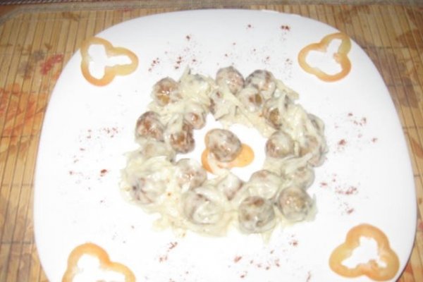 Salata de crochete de peste cu ceapa si sos de maioneza- Reteta casei