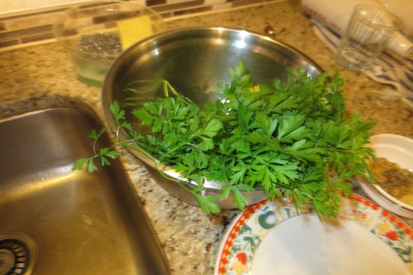 Sos de vara racoros cu patrunjel pentru gratare de carne sau peste