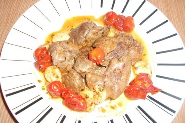 Ficat de pui cu usturoi si rosii cherry