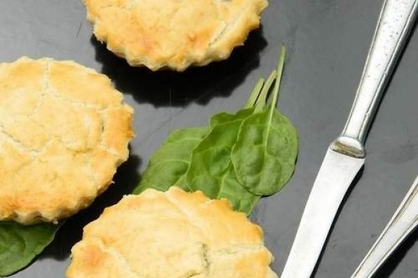 Mini Tarte cu spanac