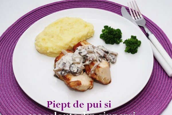 Piept de pui cu sos veloute si ciuperci