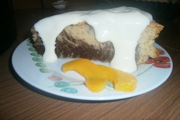 Chec pufos cu glazura de vanilie