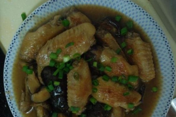 Aripi de pui picante, la gratar, in saramura