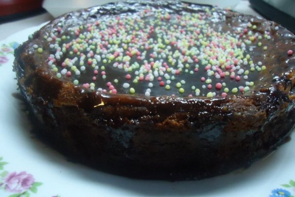 Prajitura cu branza  cu glazura  de ciocolata