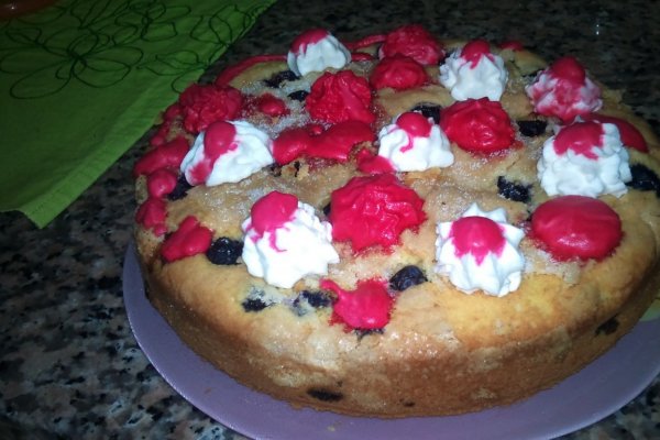 Prajitura cu afine sau cirese