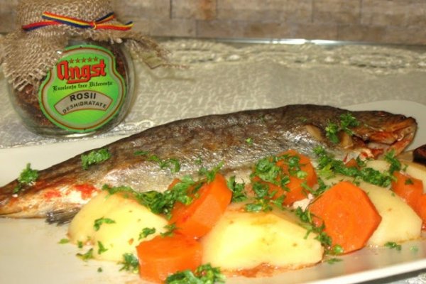 Pastrav cu rosii deshidratate si capere