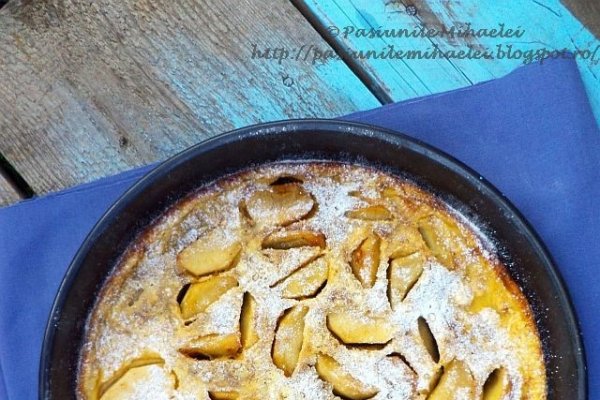 Clatita cu mere la cuptor