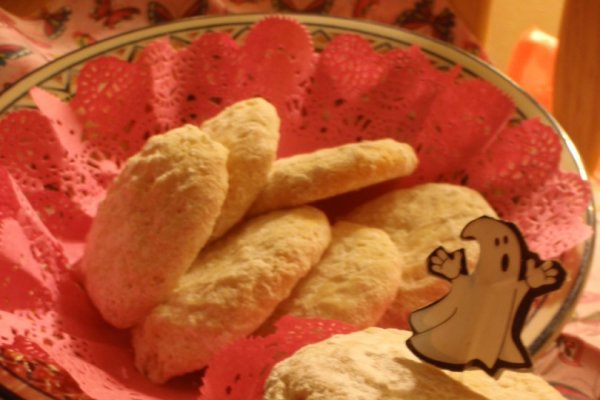 Fursecuri fragede cu nucă de cocos