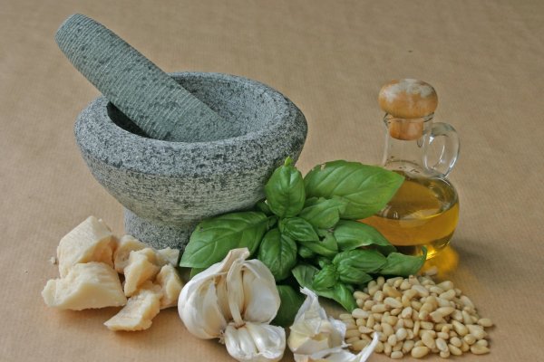 Pregateste si tu cel mai bun sos Pesto