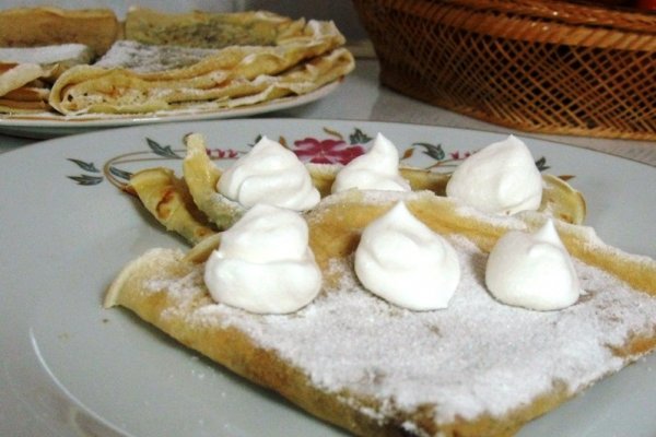 Clatite cu nutella si frisca