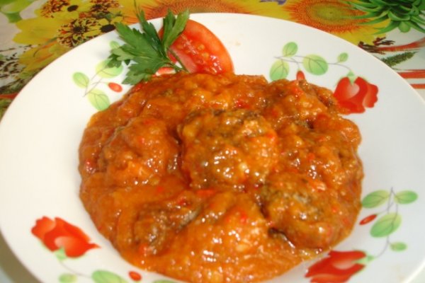 Piftelute cu sos de legume