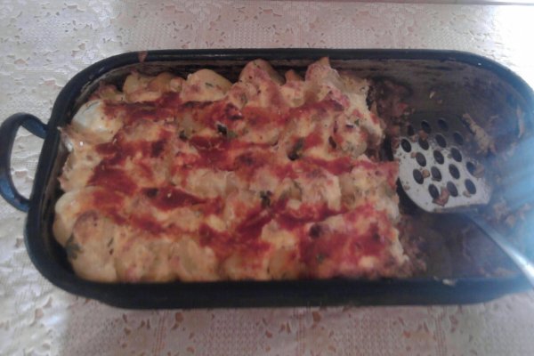 Cartofi cu carne de vita la cuptor