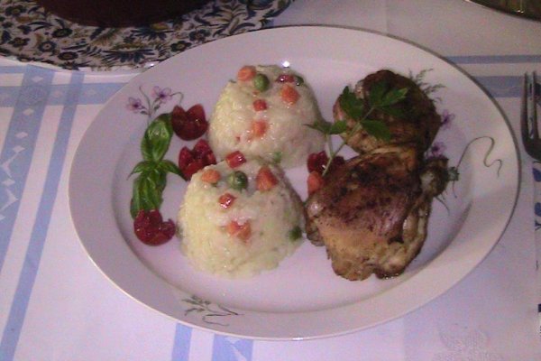 Pui la cuptor cu garnitura de orez