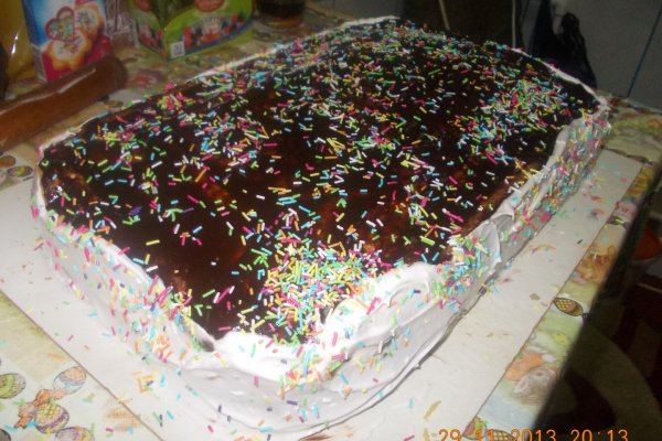 Tort cu crema din fructe de padure