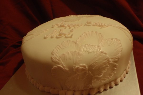 Tort cu cremă mascarpone și sos de fructe