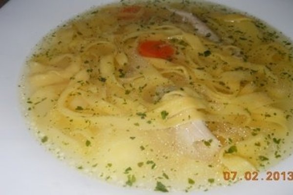 Supa de curcan cu taitei de casa