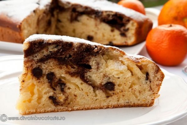 Prajitura marmorata cu ricotta, portocale si fulgi de ciocolata