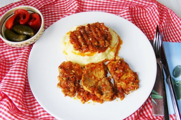 Pulpa de porc in sos de ceapa