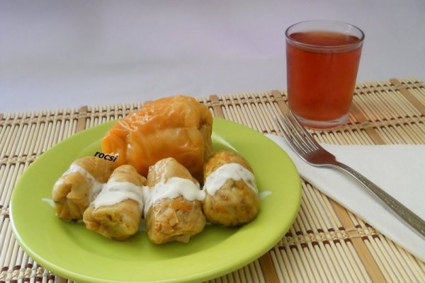 Sarmale si ardei umpluti cu carne de curcan si ciuperci