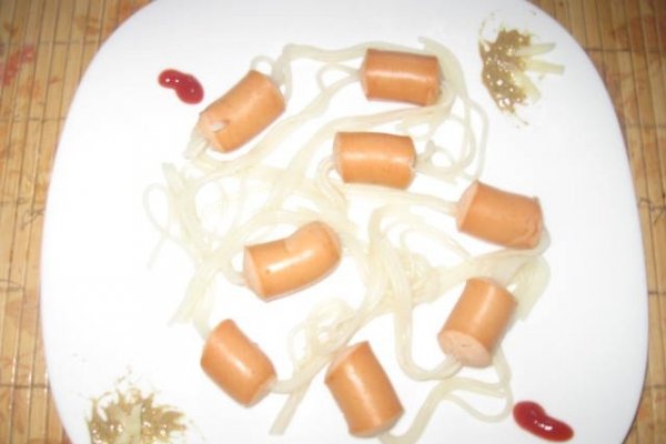 Crenvuşti " dantelaţi " din piept de pui  cu spaghete