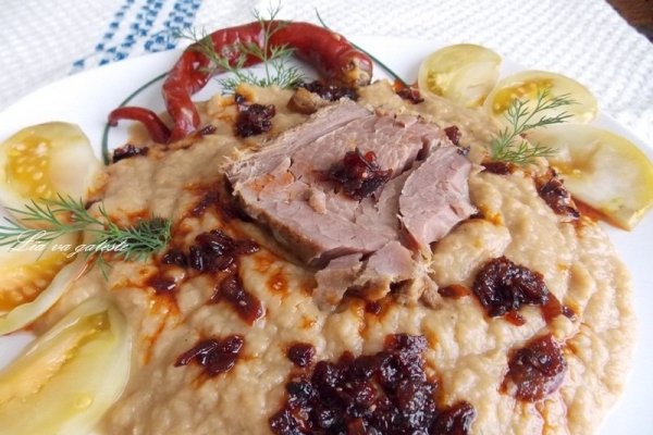 Crema de fasole boabe cu sunca afumata de porc