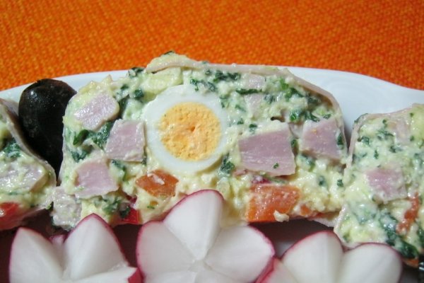 Rulada aperitiv cu oua de prepelita