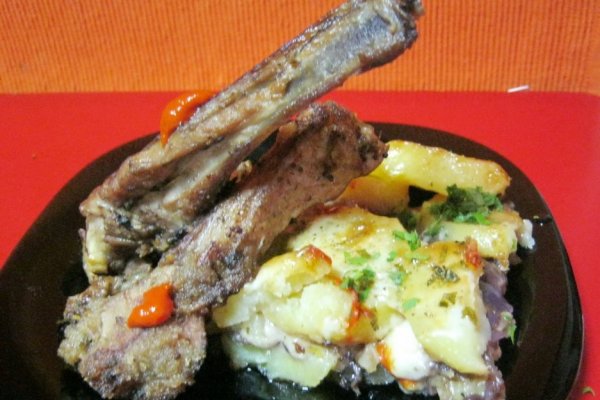 Cotlet de miel cu mustar si cartofi elvetieni