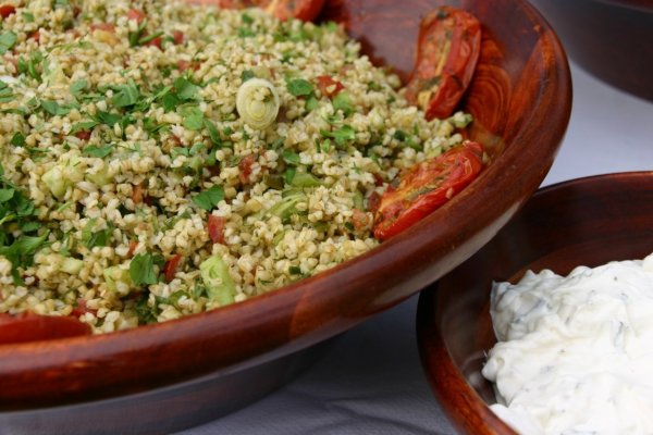Quinoa cu cireşe confiate şi fistic