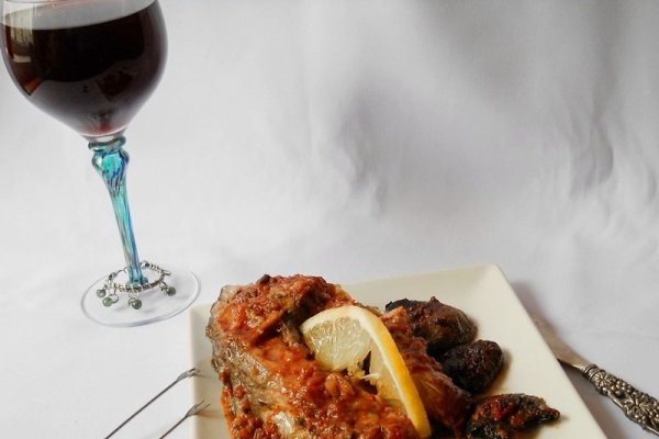 Crap cu ciuperci in sos tomat