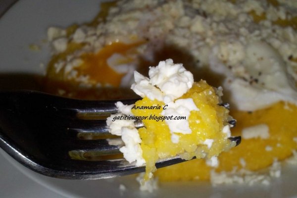 Mamaliga Cu Branza Si Oua Romanesti