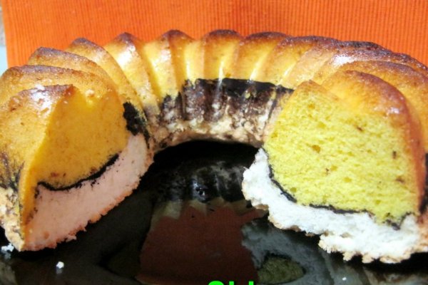 Guguluf (Gugelhupf) in trei culori