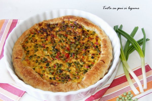 Tarta cu pui si legume