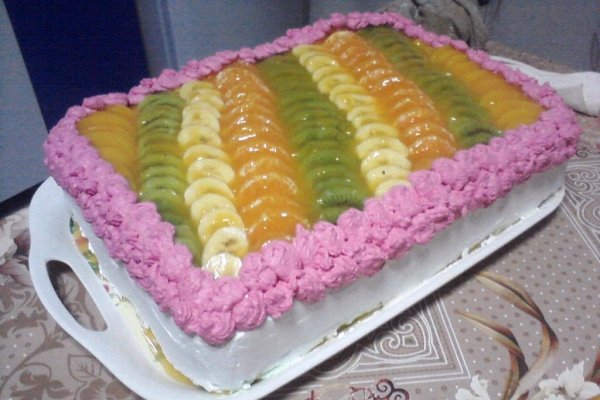 Tort diplomat cu aroma de zmeura