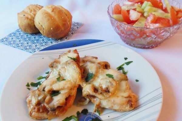 Piept de pui cu ciuperci gratinat