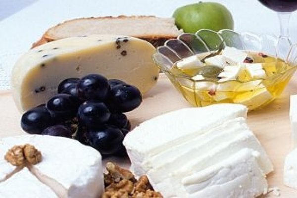 Branza, mai buna pentru dantura decat guma de mestecat